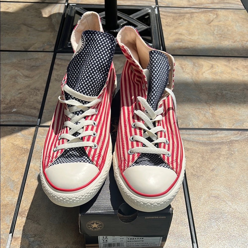 DS Converse Chuck Taylor Hi size 12M/14W